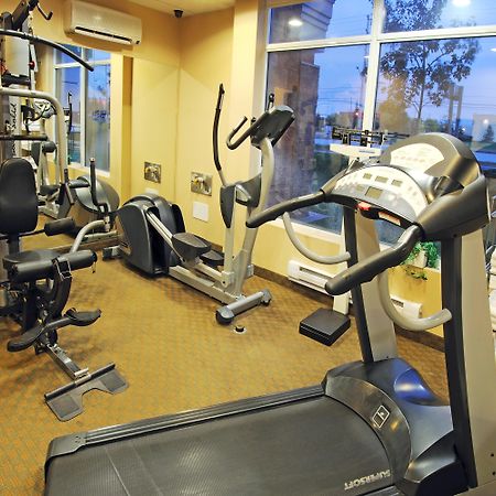 Holiday Inn Express Brampton By Ihg Экстерьер фото