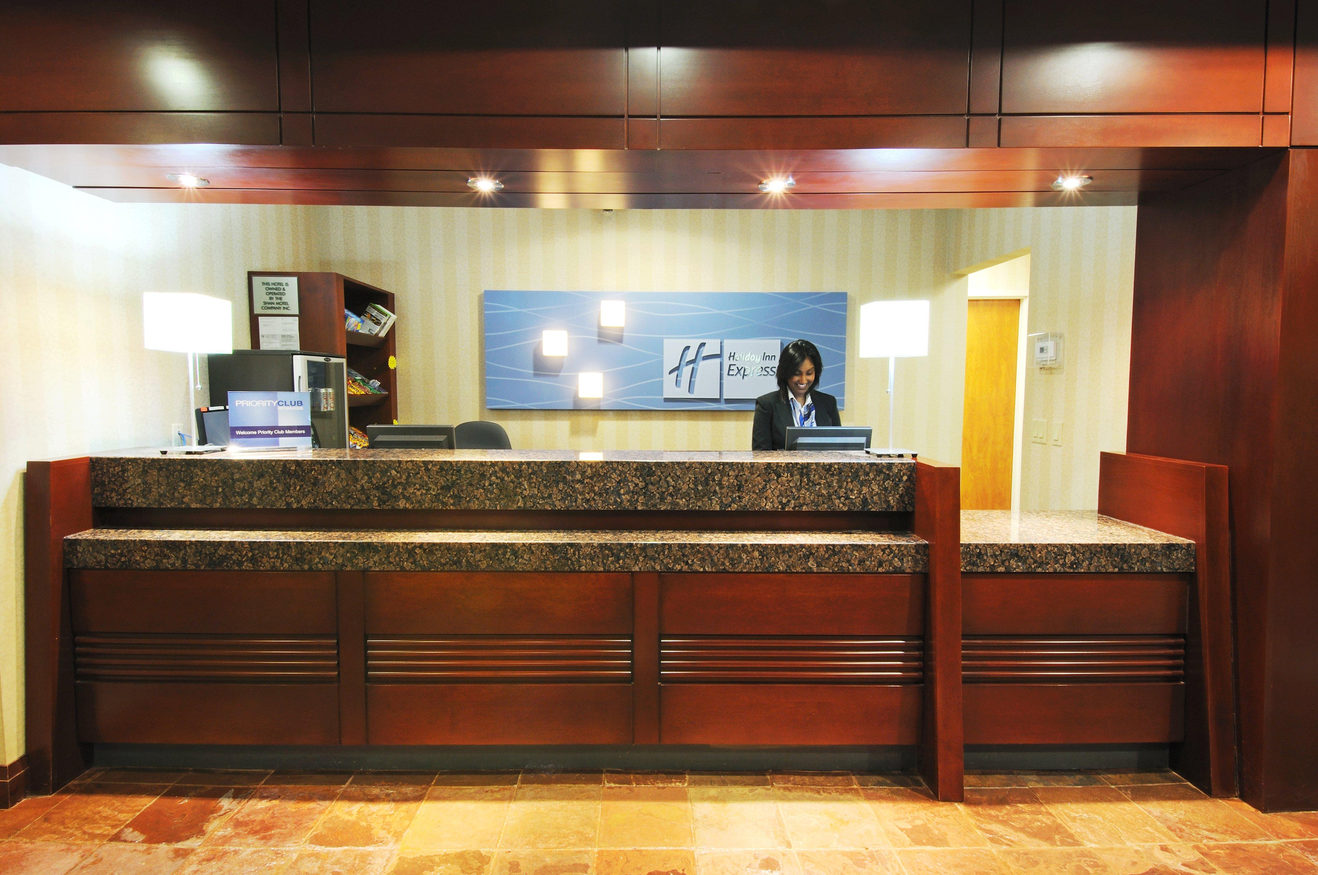 Holiday Inn Express Brampton By Ihg Экстерьер фото
