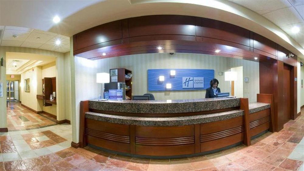 Holiday Inn Express Brampton By Ihg Экстерьер фото