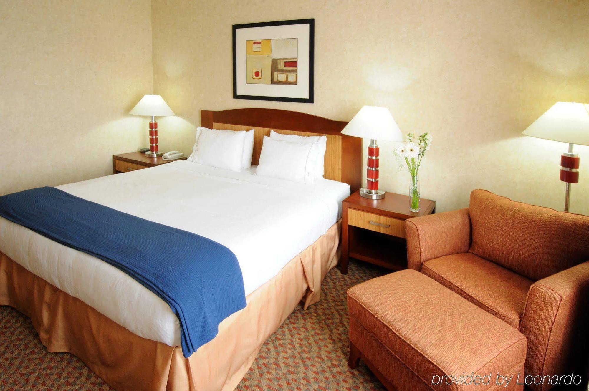 Holiday Inn Express Brampton By Ihg Экстерьер фото