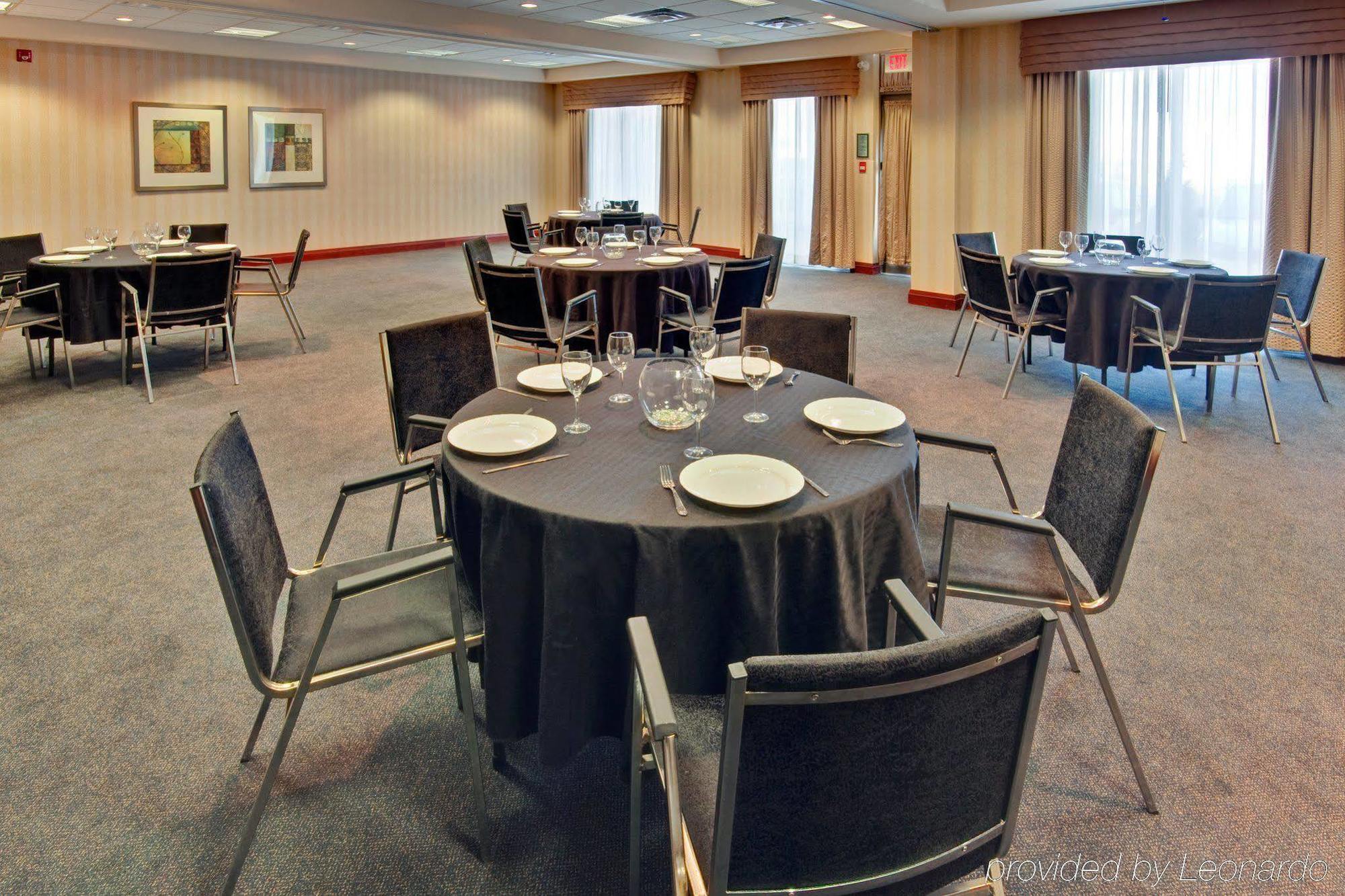 Holiday Inn Express Brampton By Ihg Экстерьер фото
