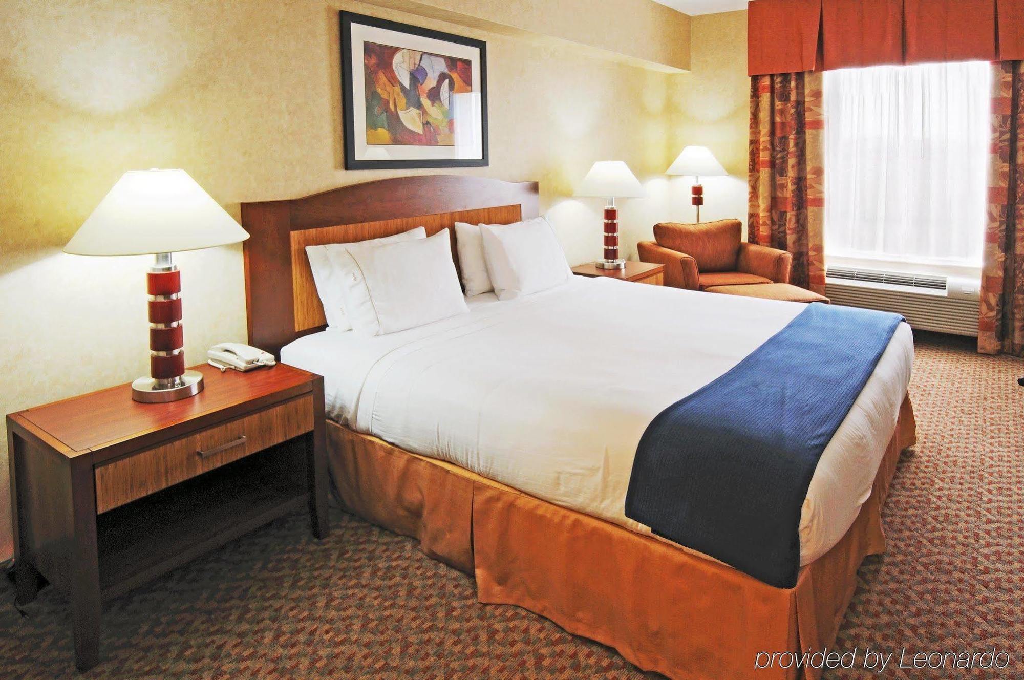 Holiday Inn Express Brampton By Ihg Экстерьер фото
