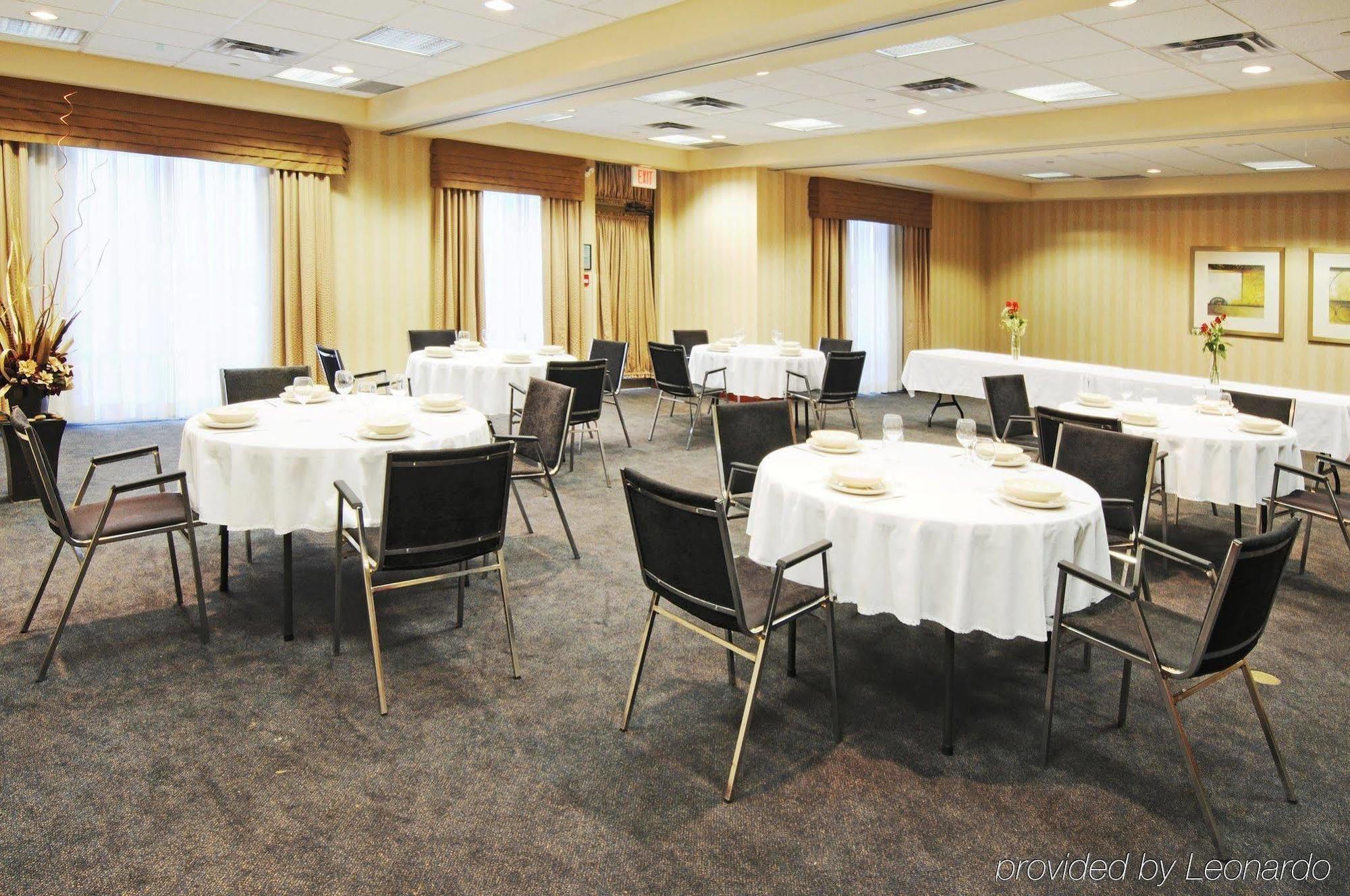 Holiday Inn Express Brampton By Ihg Экстерьер фото
