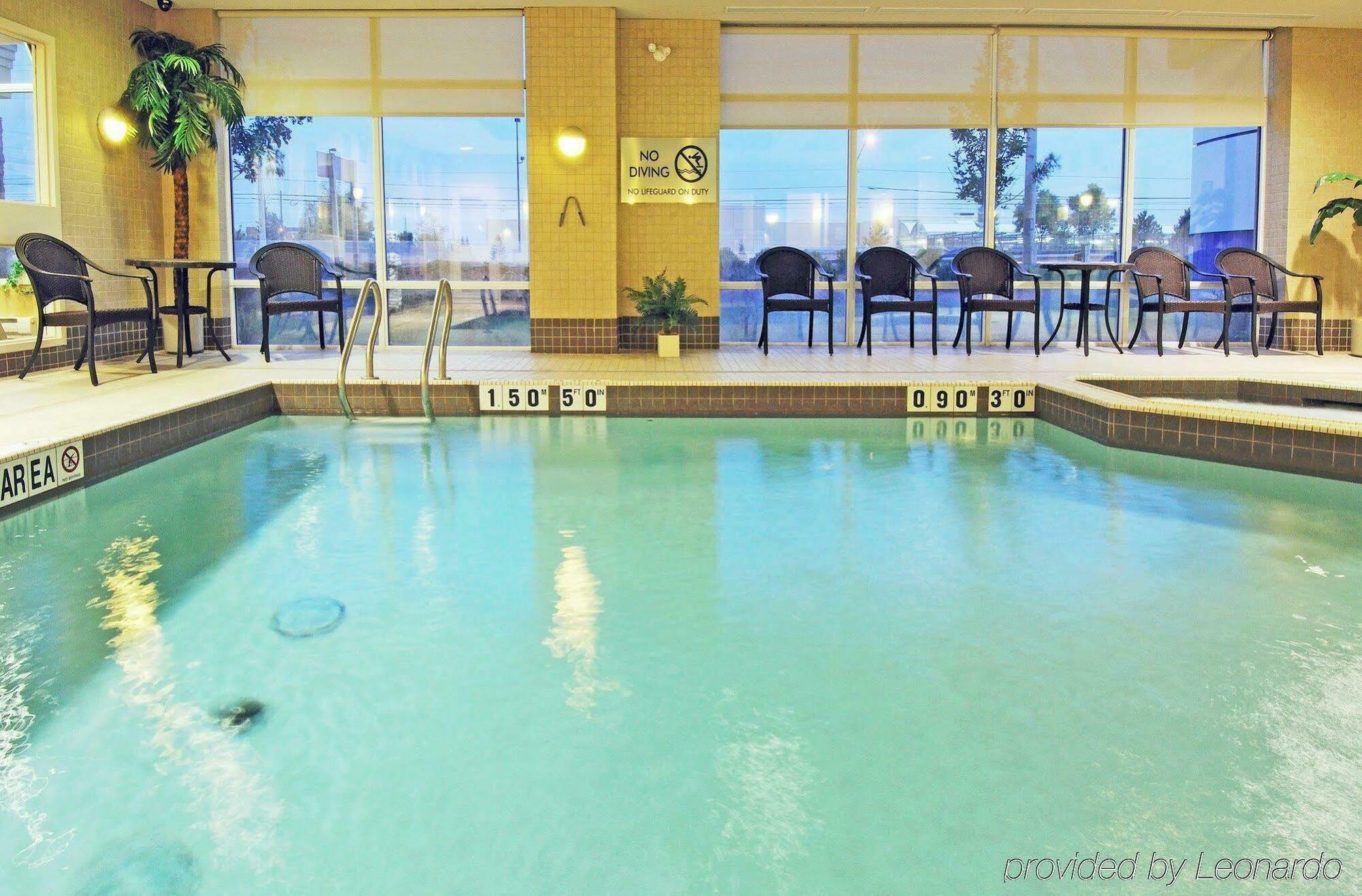 Holiday Inn Express Brampton By Ihg Экстерьер фото