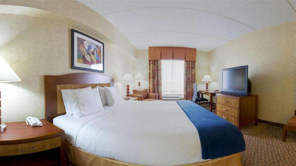 Holiday Inn Express Brampton By Ihg Экстерьер фото